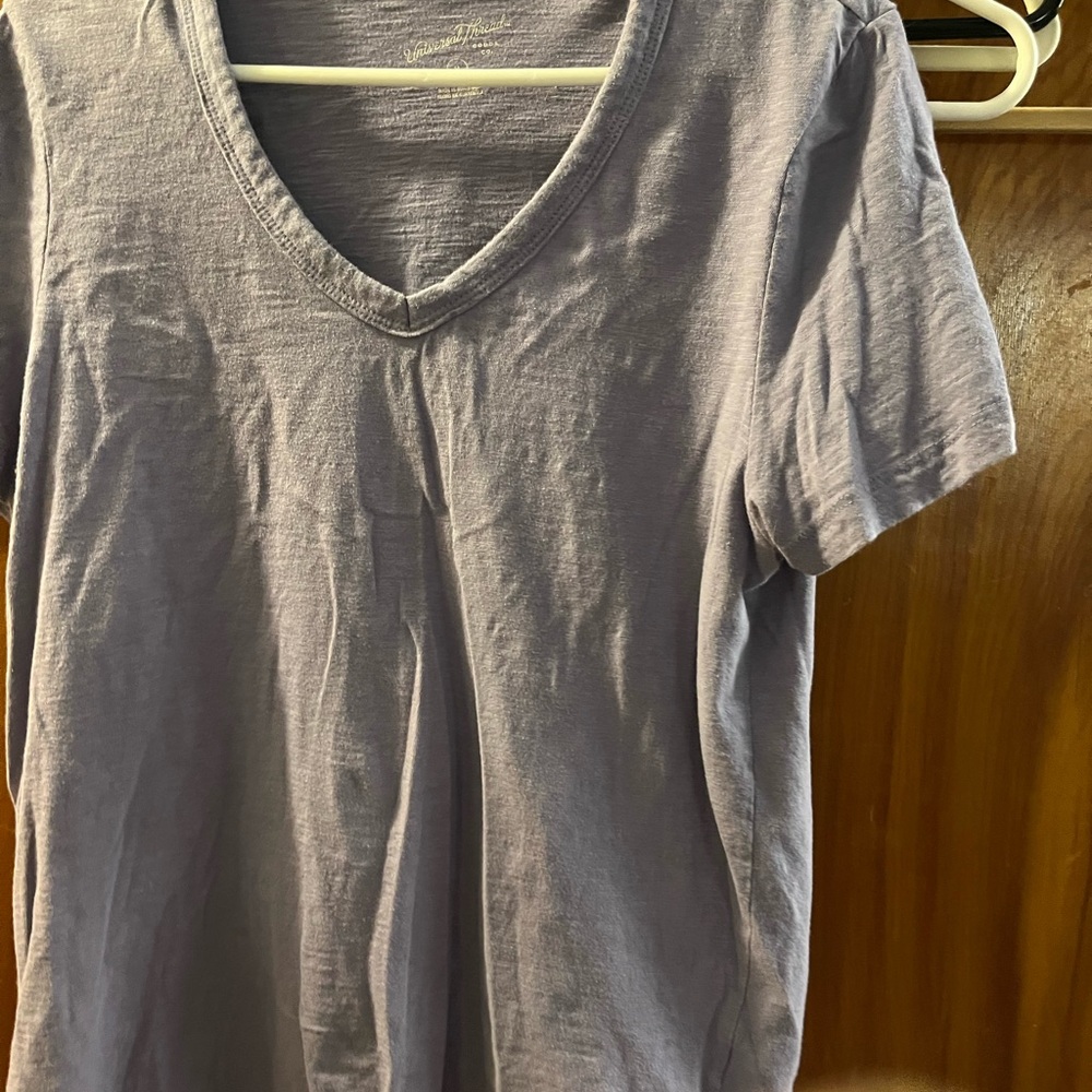 Two Universal Thread Women's Lavender and Peach V-Neck Short Sleeve Tee